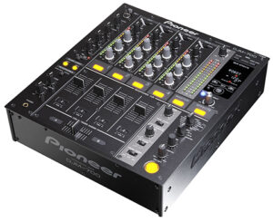 Mischpult Pioneer DJM-700, 4-Kanäle, 2 x Mic, 4 x Line, 3 x Phono
