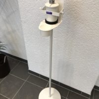 Desinfektionsmittelständer, Pumpflasche inkl. Händedesinfektionsmittel, K&M – Bild 2
