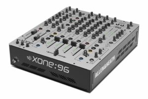 Mischpult Allen&Heath XONE:96, 6+2-Kanäle, 2 x Mic, 4 x Line/Phono
